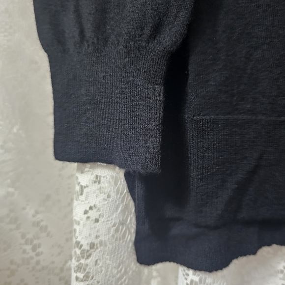 Neimen Marcus Cashmere Sweater - Picture 4 of 5